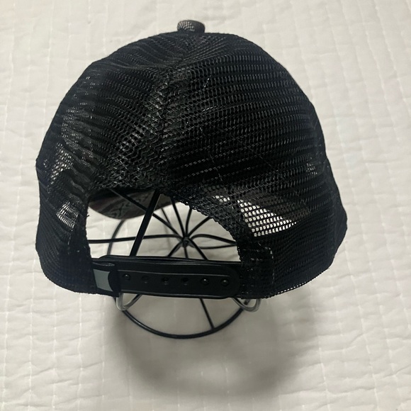 Beautiful Giant Multicolor Patterned Hat - Picture 3 of 6